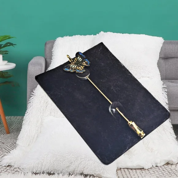 .👣4/$20. Butterfly Lapel Pin - Picture 3 of 4